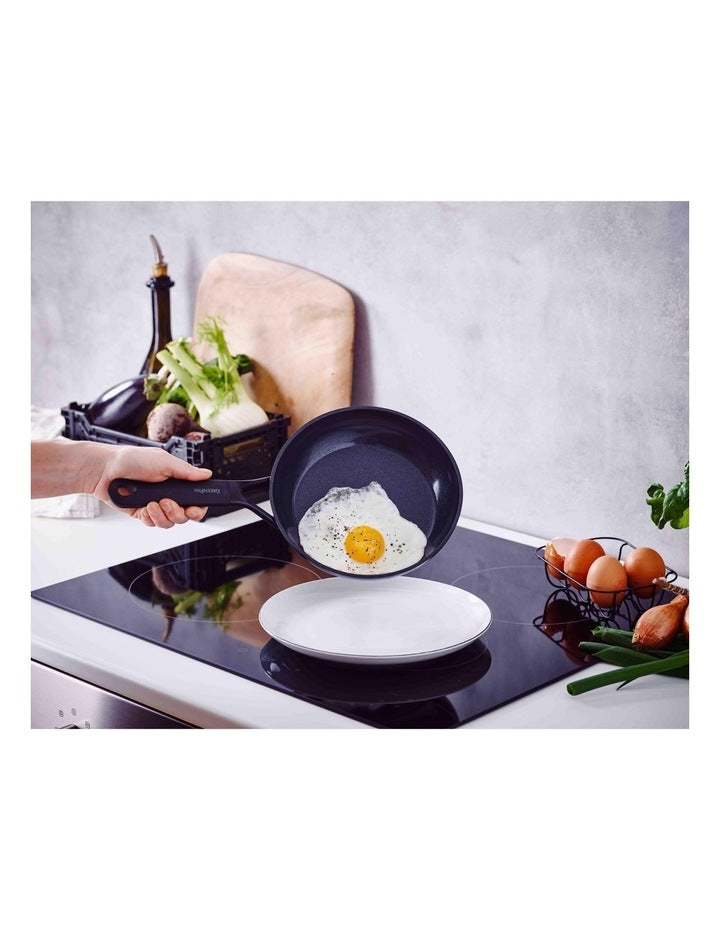 SmartShape 24cm Frypan PFAS-free in Black
