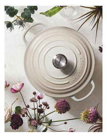 Signature Round Casserole 24cm Meringue