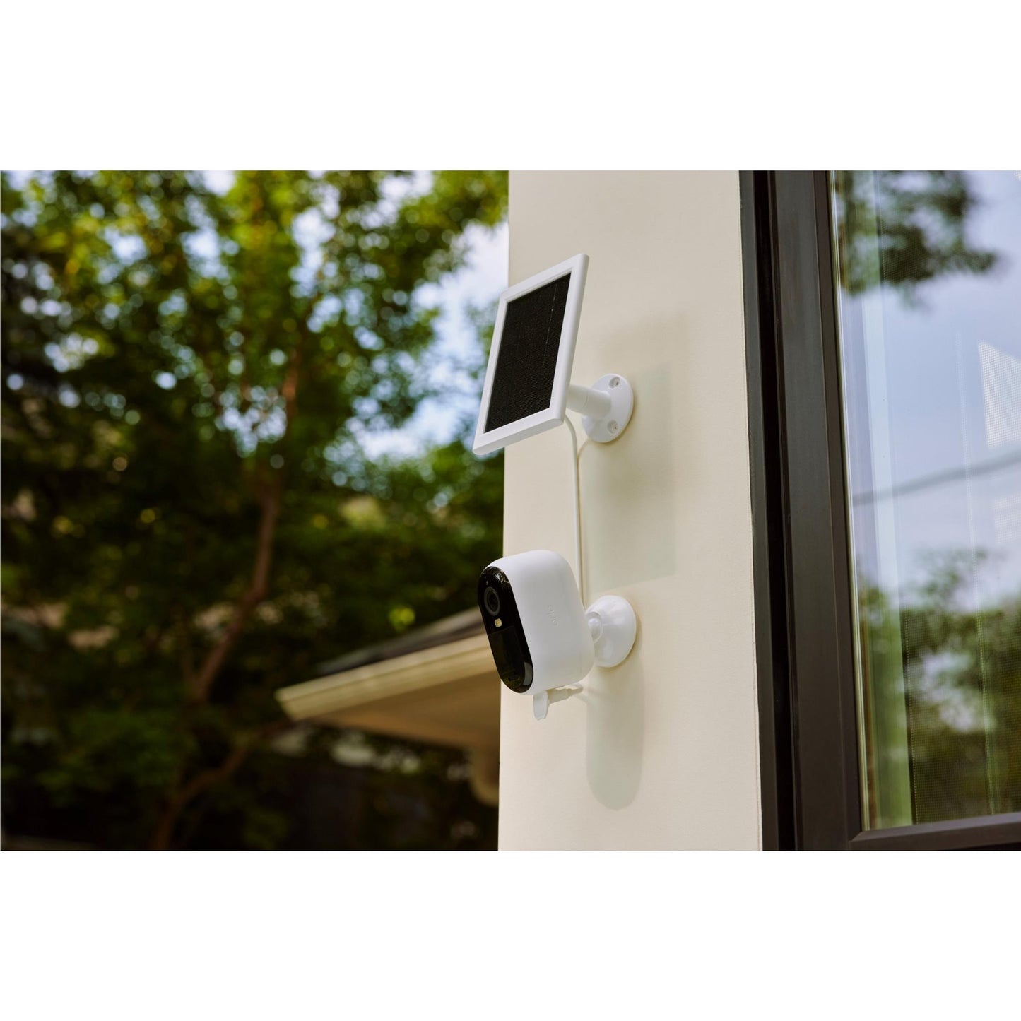 Arlo Essential Security Camera Kit with Solar Panel (4 Pack)