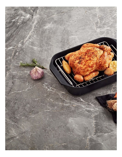 Classic Roaster With Rack 39x26cm in Black