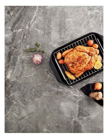 Classic Roaster With Rack 39x26cm in Black