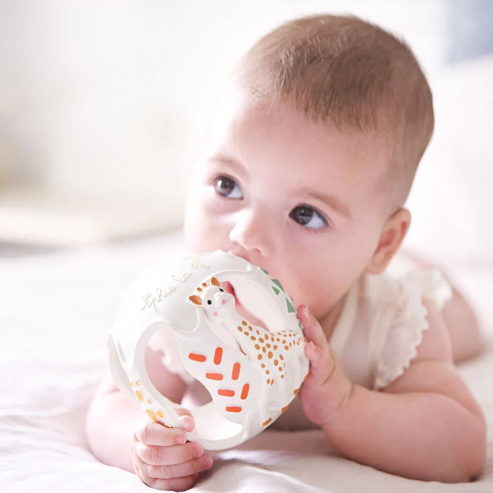 Sophie La Girafe Sensory Teething Ball Gift Idea for Baby 3m+