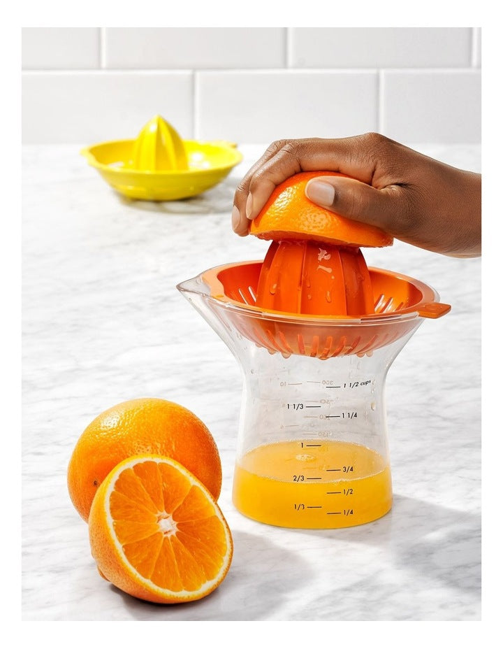 2-in-1 Citrus Juicer in Orange