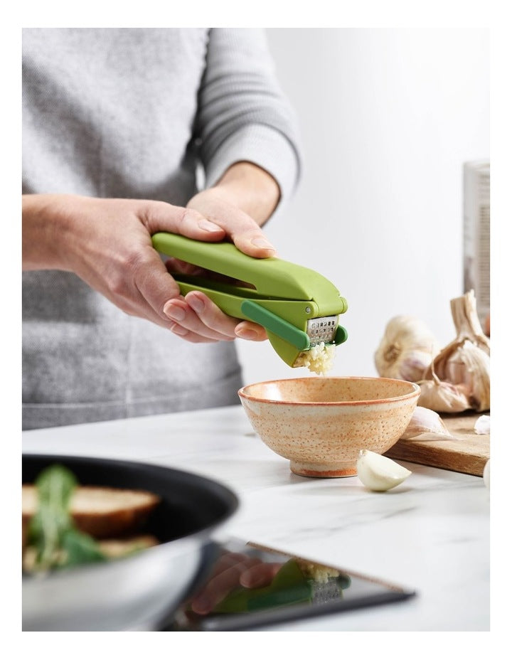 Clean Force Garlic Press in Green
