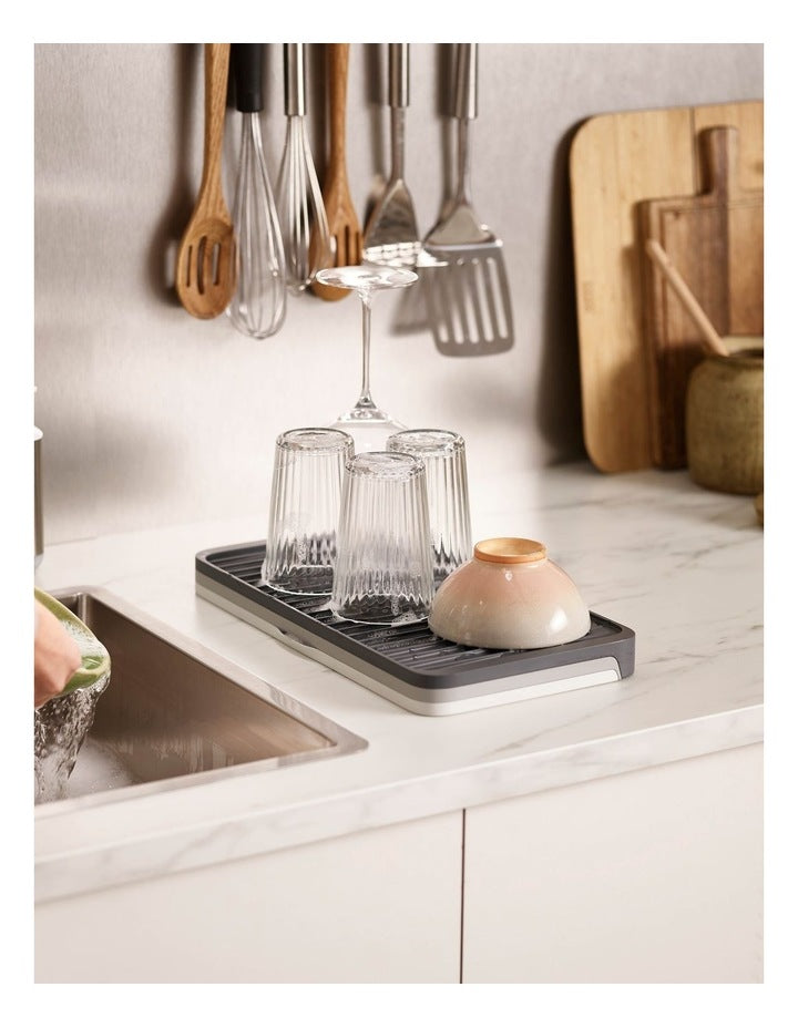 Tier Expandable Draining Mat in Grey