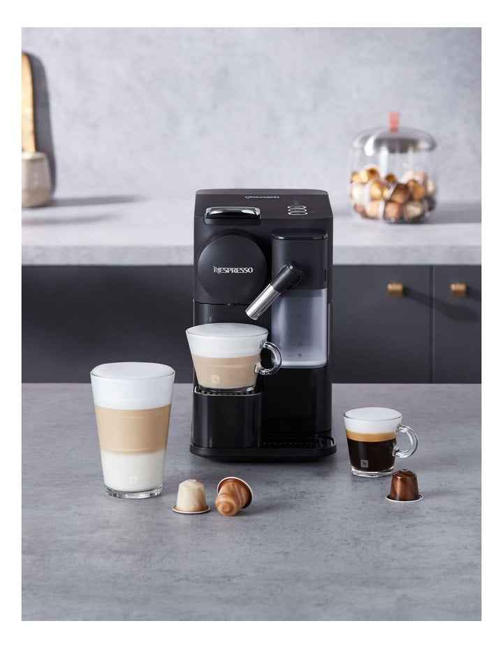 Lattissima One Coffee Machine in Black EN510B