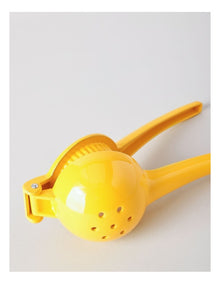 Lemon Squeezer in Yellow