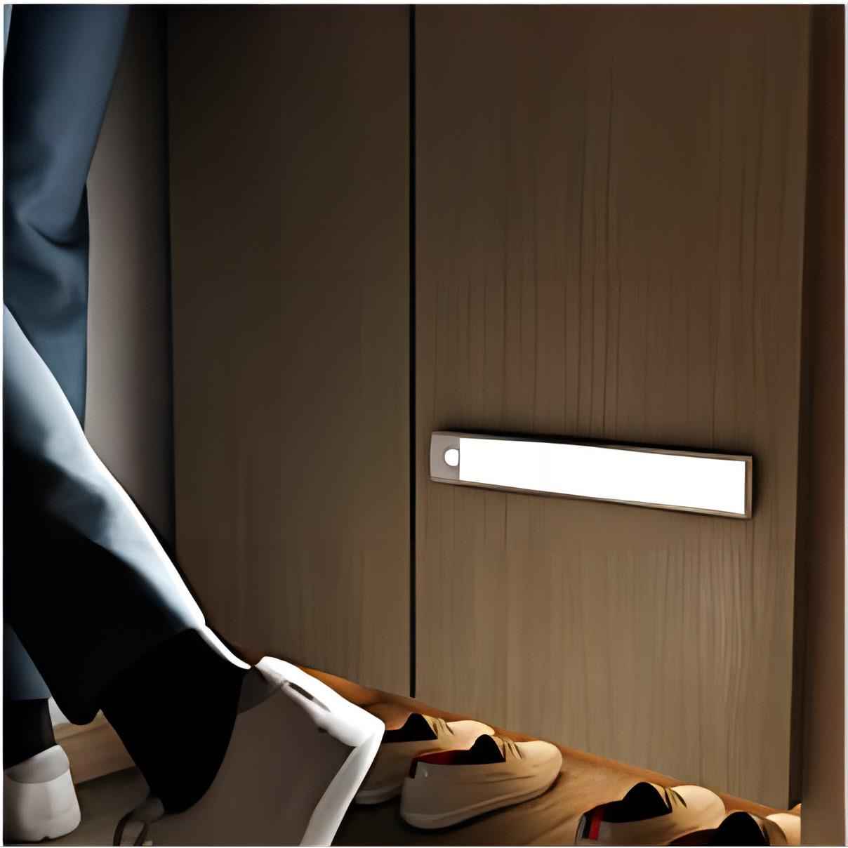 Evol Sensor LED Cabinet Light 204MM