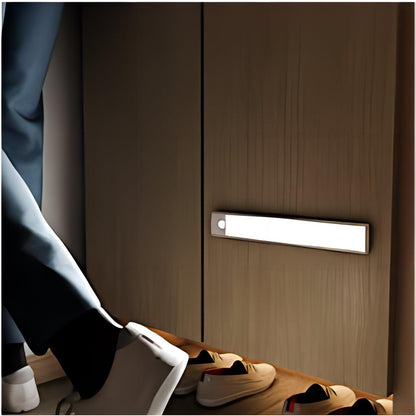 Evol Sensor LED Cabinet Light 204MM