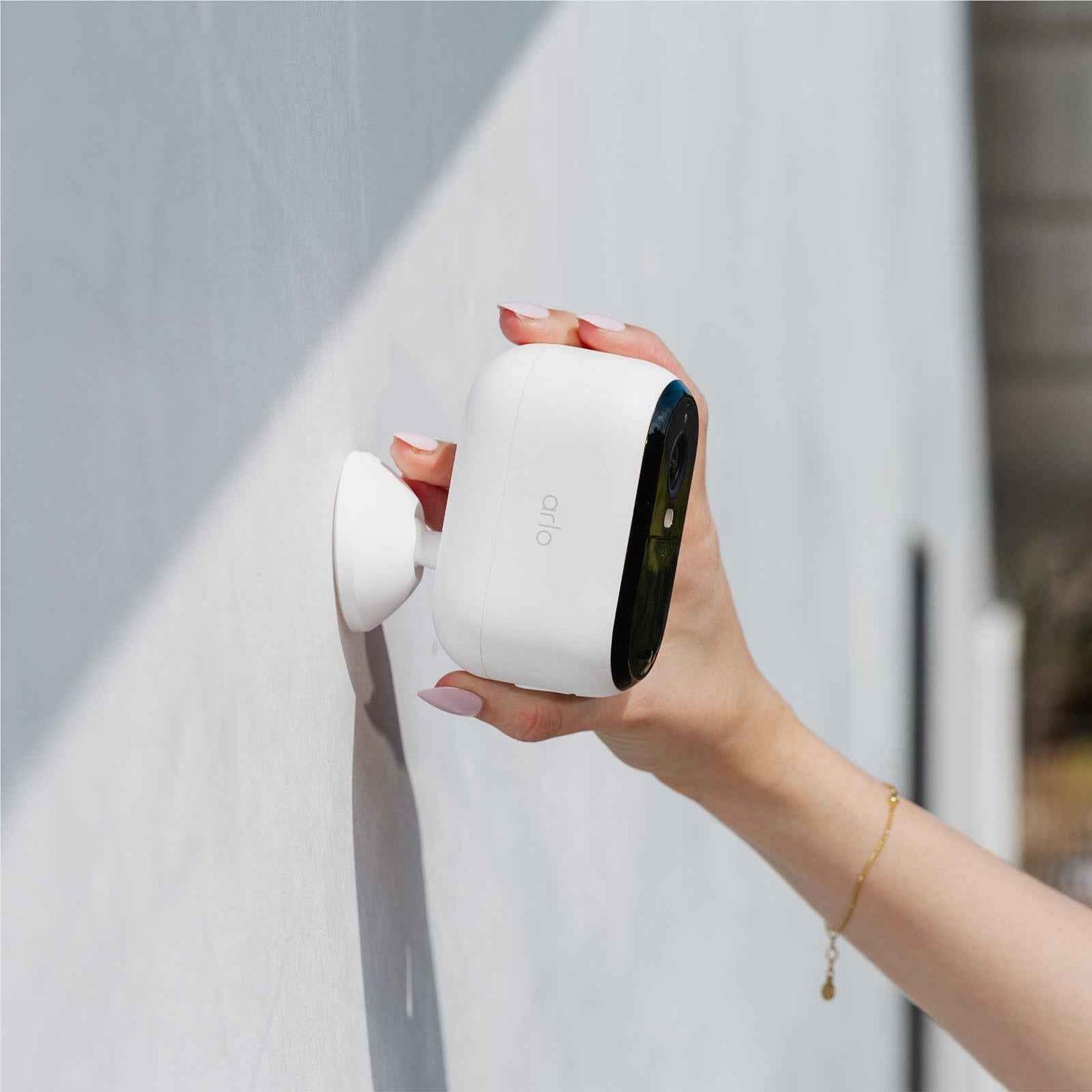 Arlo Essentials 2K (3rd Gen) Outdoor Solar Security Camera Kit  + 6M Subscription (4 Pack)