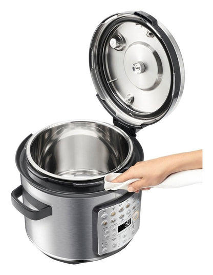 The Fast Slow Go Brushed Cooker BPR680BSS in Stainless Steel