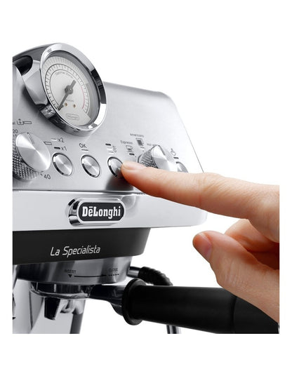 La Specialista Arte Manual Pump Coffee Machine in Metal/Black EC9155MB