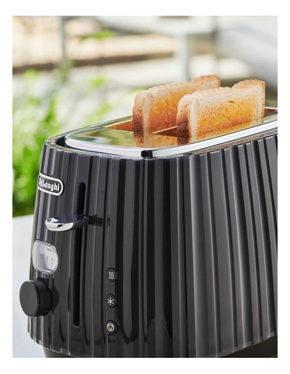 Ballerina 2 Slice Toaster in Furnace Black CTD2003BK