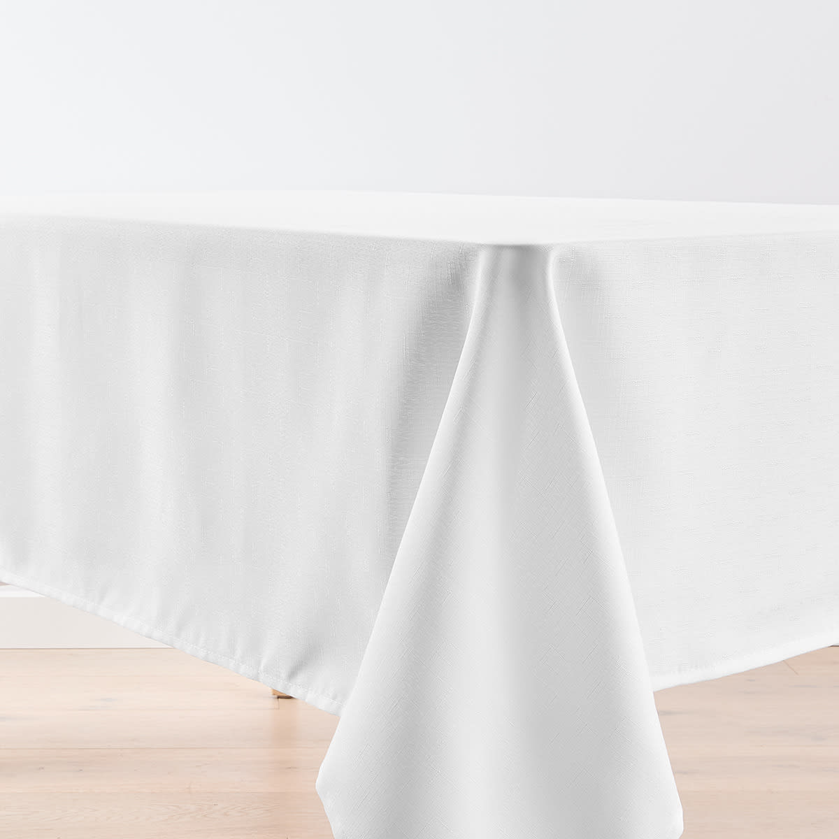 White Tablecloth