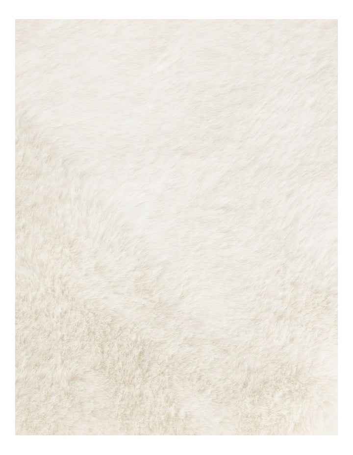 Amelie Fur Throw in Cream
