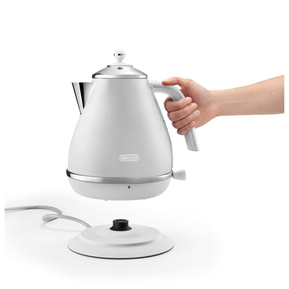 De'Longhi KBOC2001IW Icona Capitals 1.7L Kettle (Sydney White)