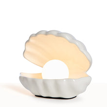 Clam Shell Lamp