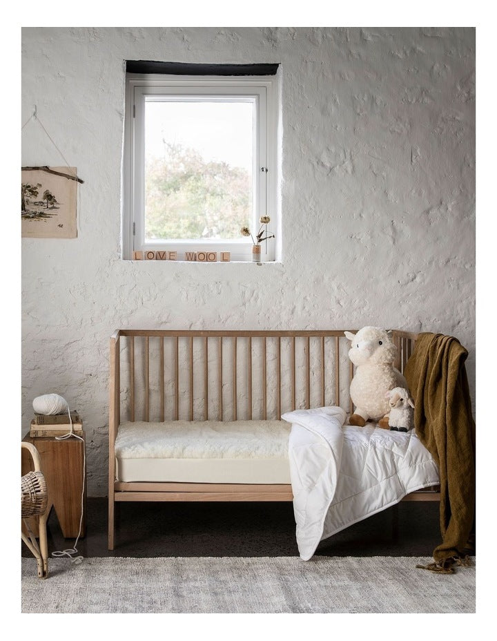 Baby Wool Quilt Cot in White