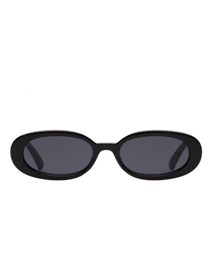 Outta Love LSP1802189 Sunglasses in Black