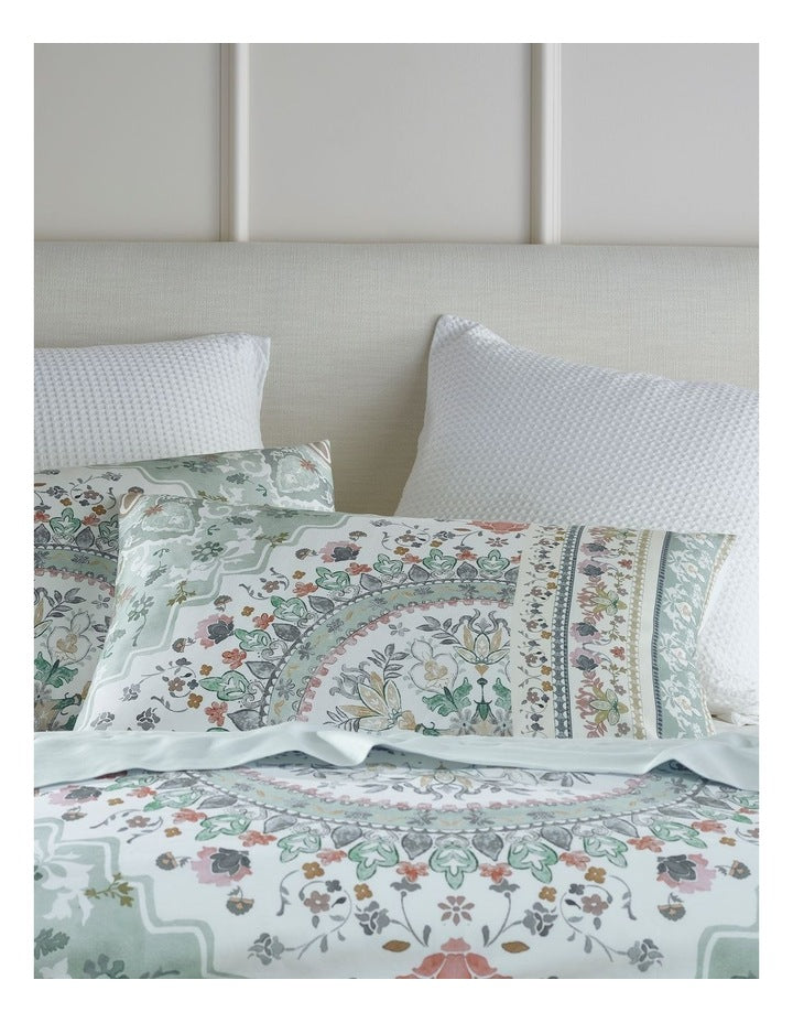 Salvador Medallion Quilt Cover Set in Multi