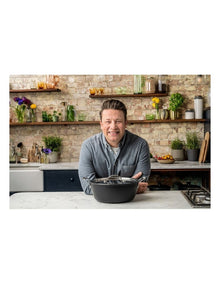 Induction Non-Stick Hard Anodised Big Batch Pan + Lid 30cm/7.2L in Grey