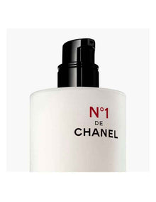 N°1 DE CHANEL REVITALIZING ESSENCE LOTION Plumps  Unifies  Illuminates