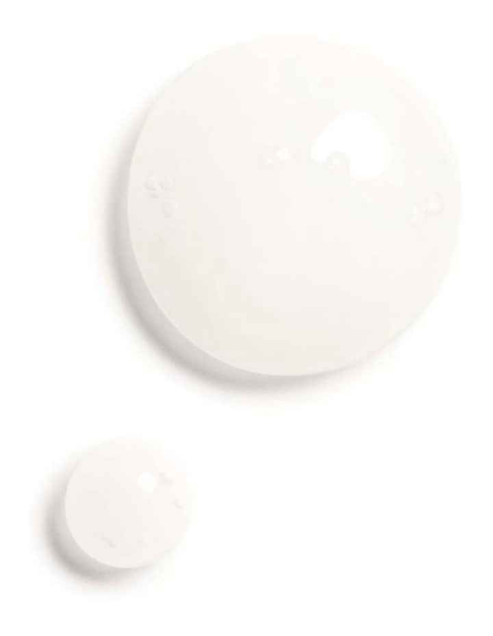 N°1 DE CHANEL REVITALIZING ESSENCE LOTION Plumps  Unifies  Illuminates