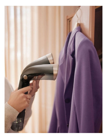 7000 Series Handheld Garment Steamer in Black