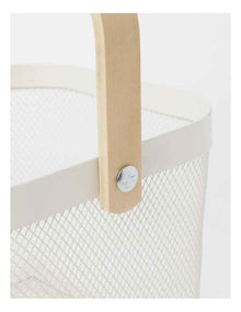 Mesh Basket with Wood Handle 24.5x24.5x18cm in White