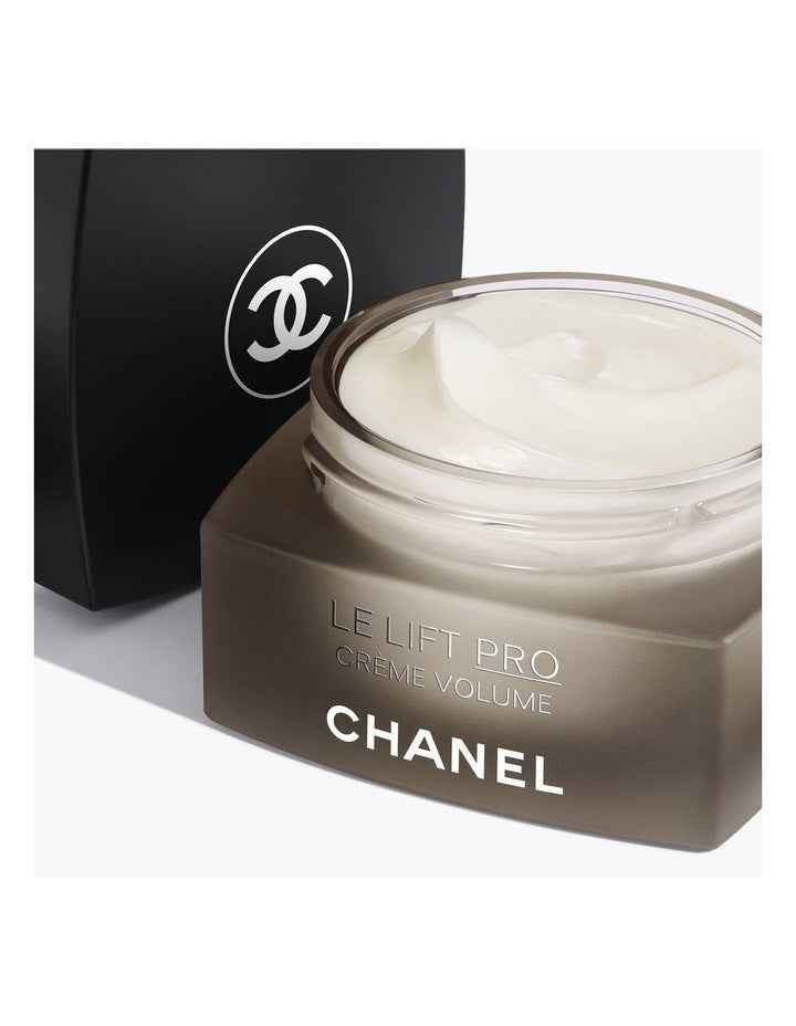 LE LIFT PRO CR&#200;ME VOLUME Corrects &#8211; Redefines &#8211; Plumps