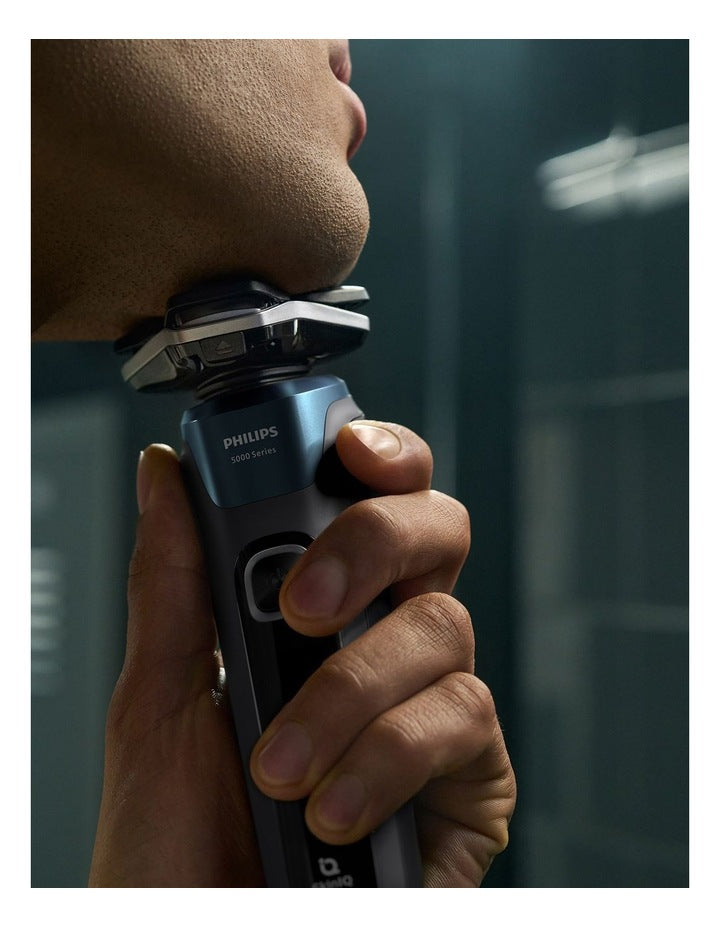 Series 7000 SkinIQ S7886/50 Shaver in Ink Black