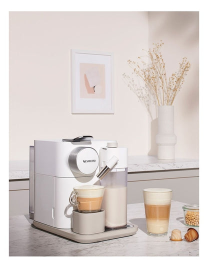 Gran Lattissima Automatic Capsule Coffee Machine in White EN640W