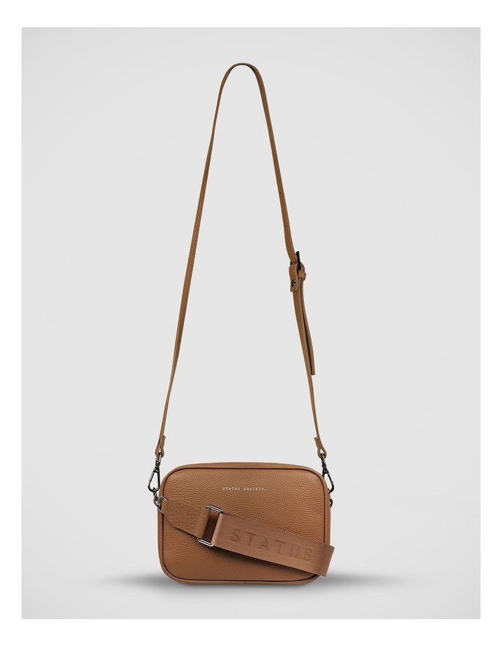Plunder Crossbody Bag with Dual Straps in Camel