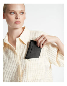 Avoiding Things Wallet in Black