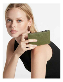 Avoiding Things Wallet in Khaki