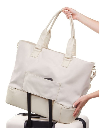 The Long Weekender in Ivory