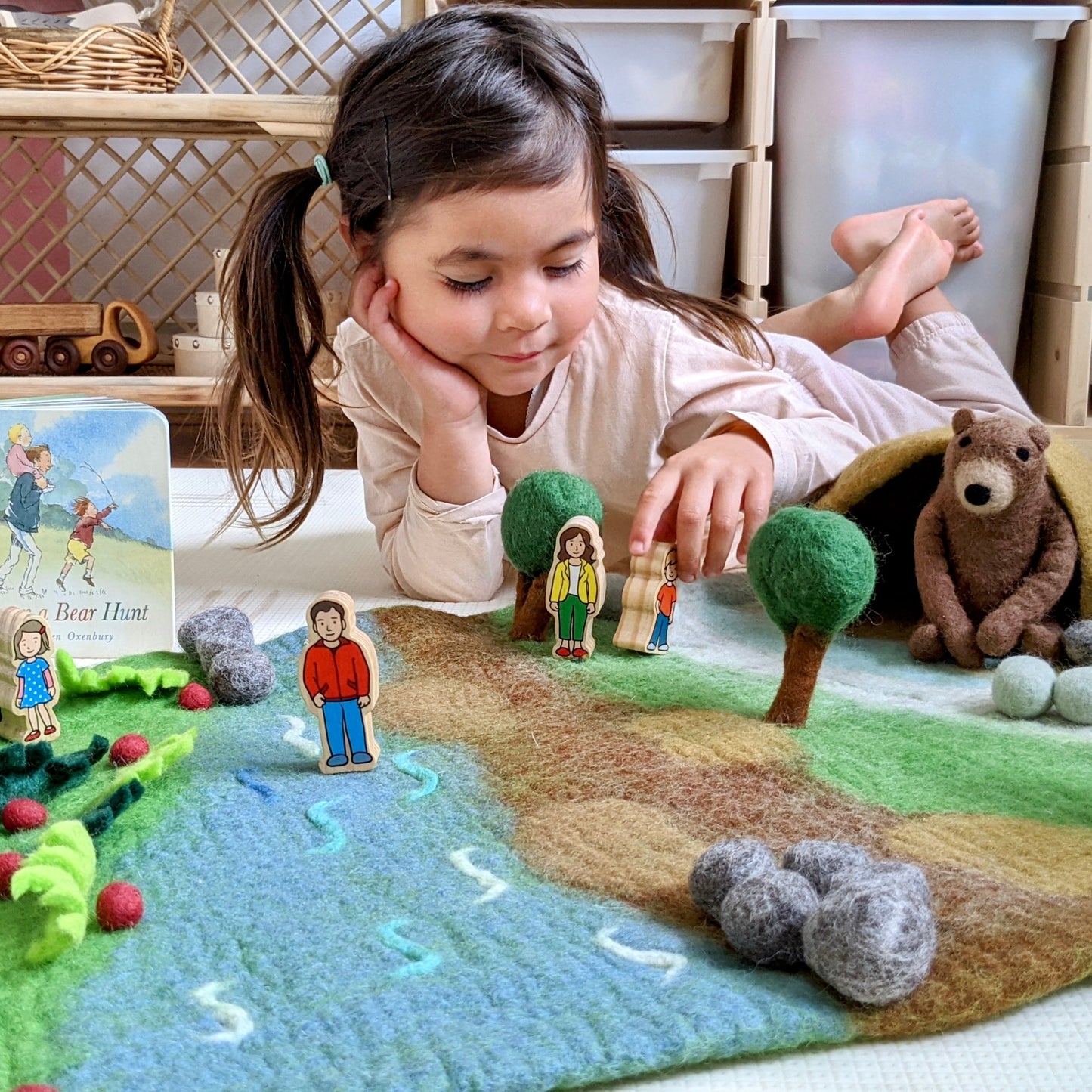 Tara Treasures Large Felt Bear Hunt Play Mat Playscape 80cm Pretend & Imaginative Best Seller Most Loved in Store 3yrs+
