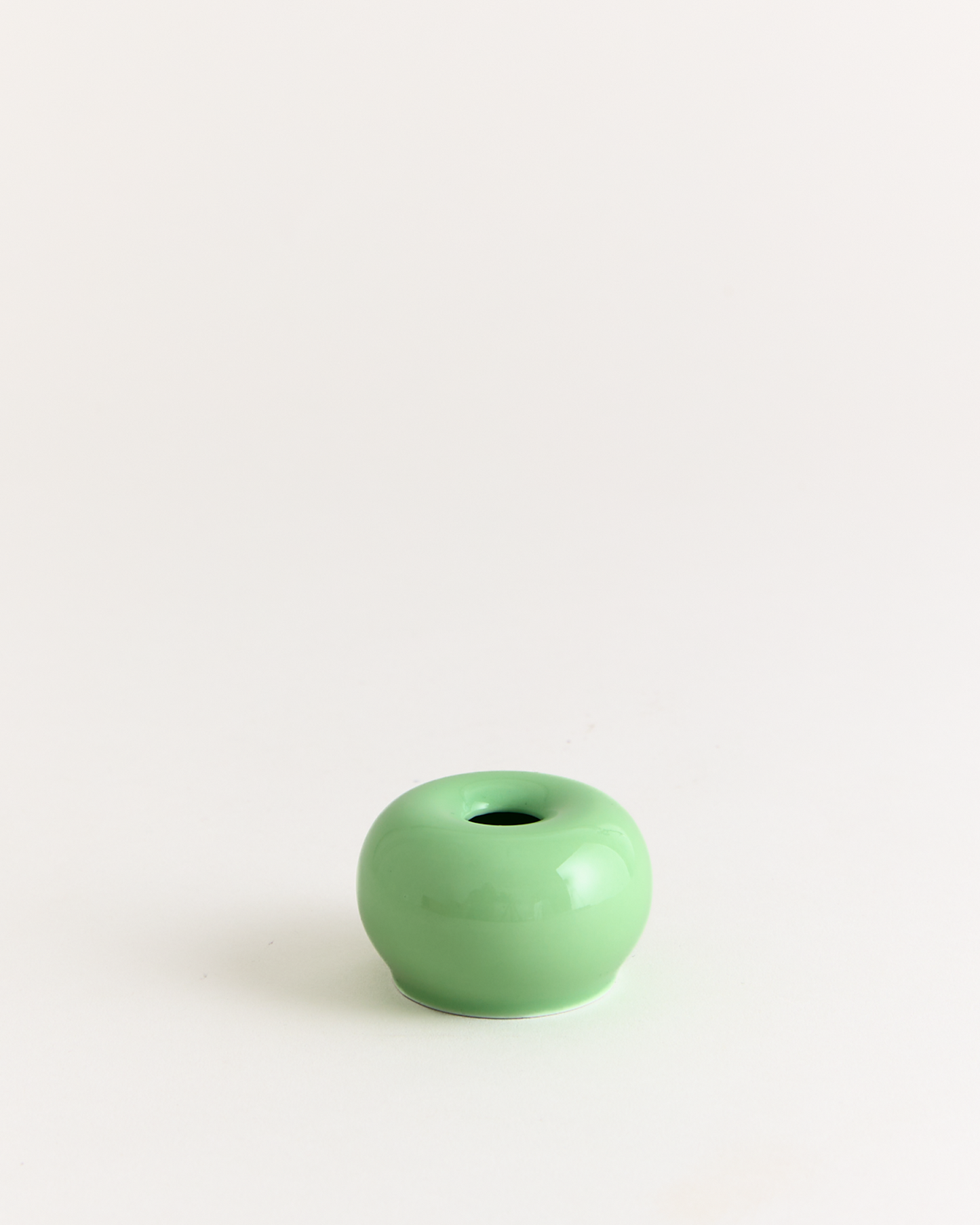 Hibi Doughnut Matcha Whisk Holder Pistachio