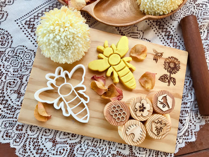 Bee Eco Cutter by Beadiebug Playdough Sand Toys Art and Craft for Kids 3yrs+