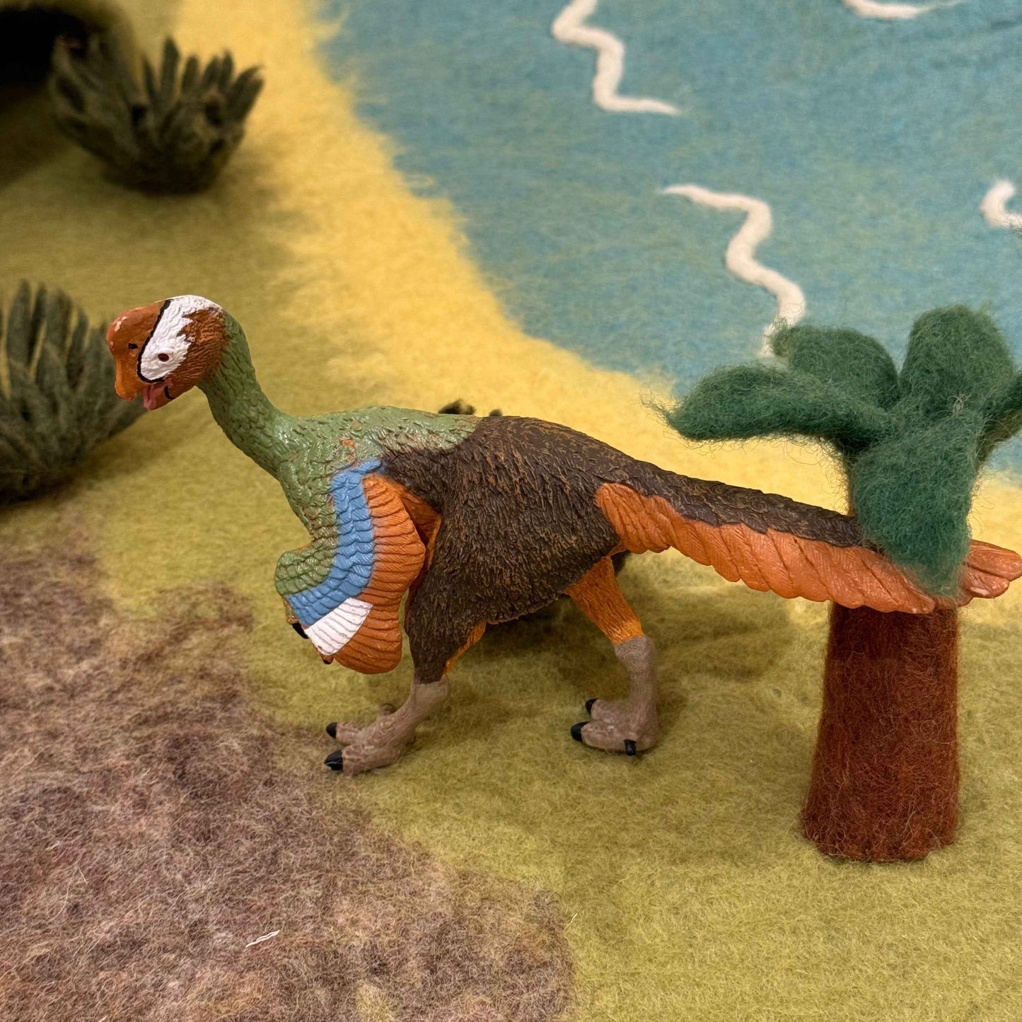 Citipati Figurine by Safari Ltd Large Dinosaur & Prehistoric World Collection Animal Figurines Dinosaur and Dragon Theme Clearance 3yrs+