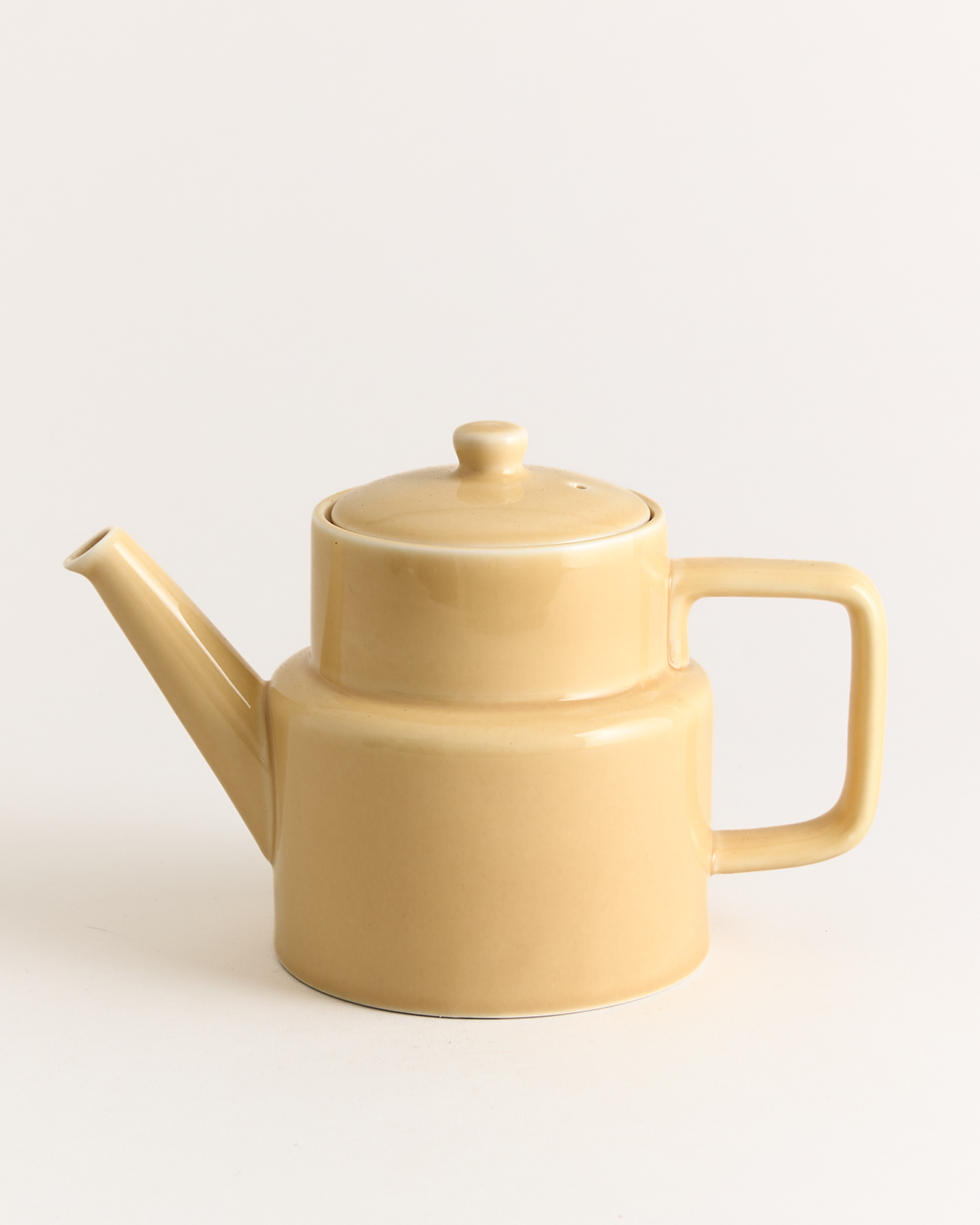 Billy Tall Teapot Biscuit