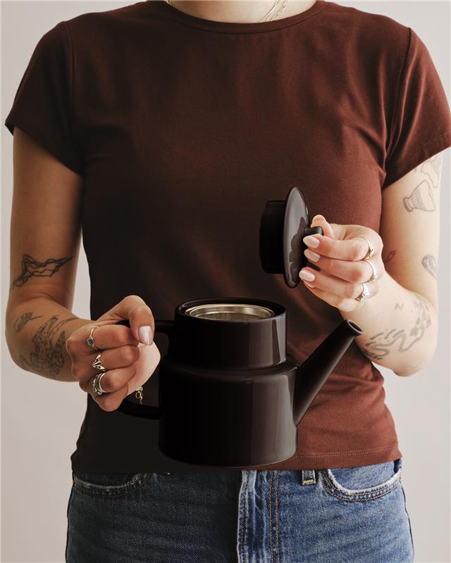 Billy Tall Teapot Chocolate