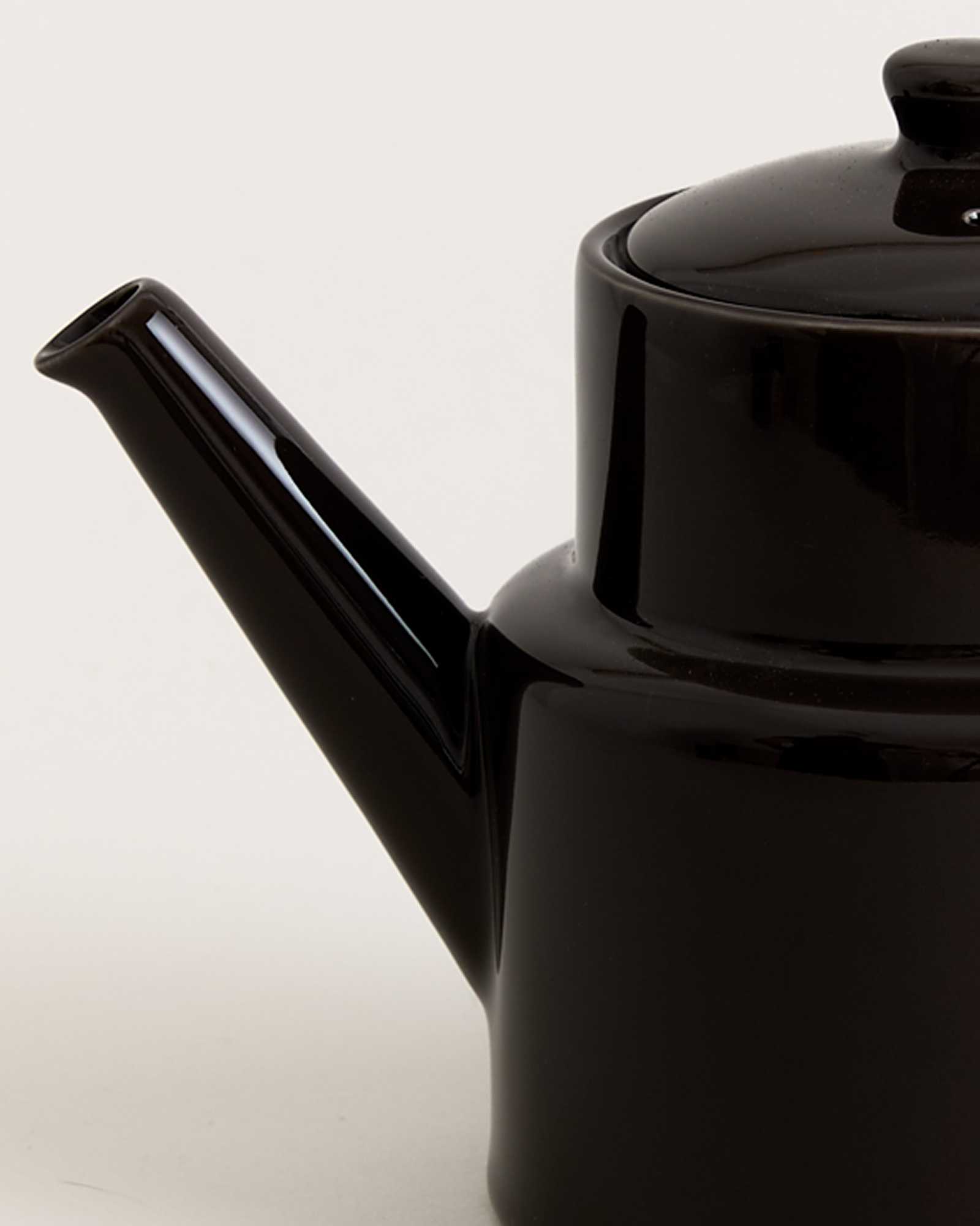 Billy Tall Teapot Chocolate