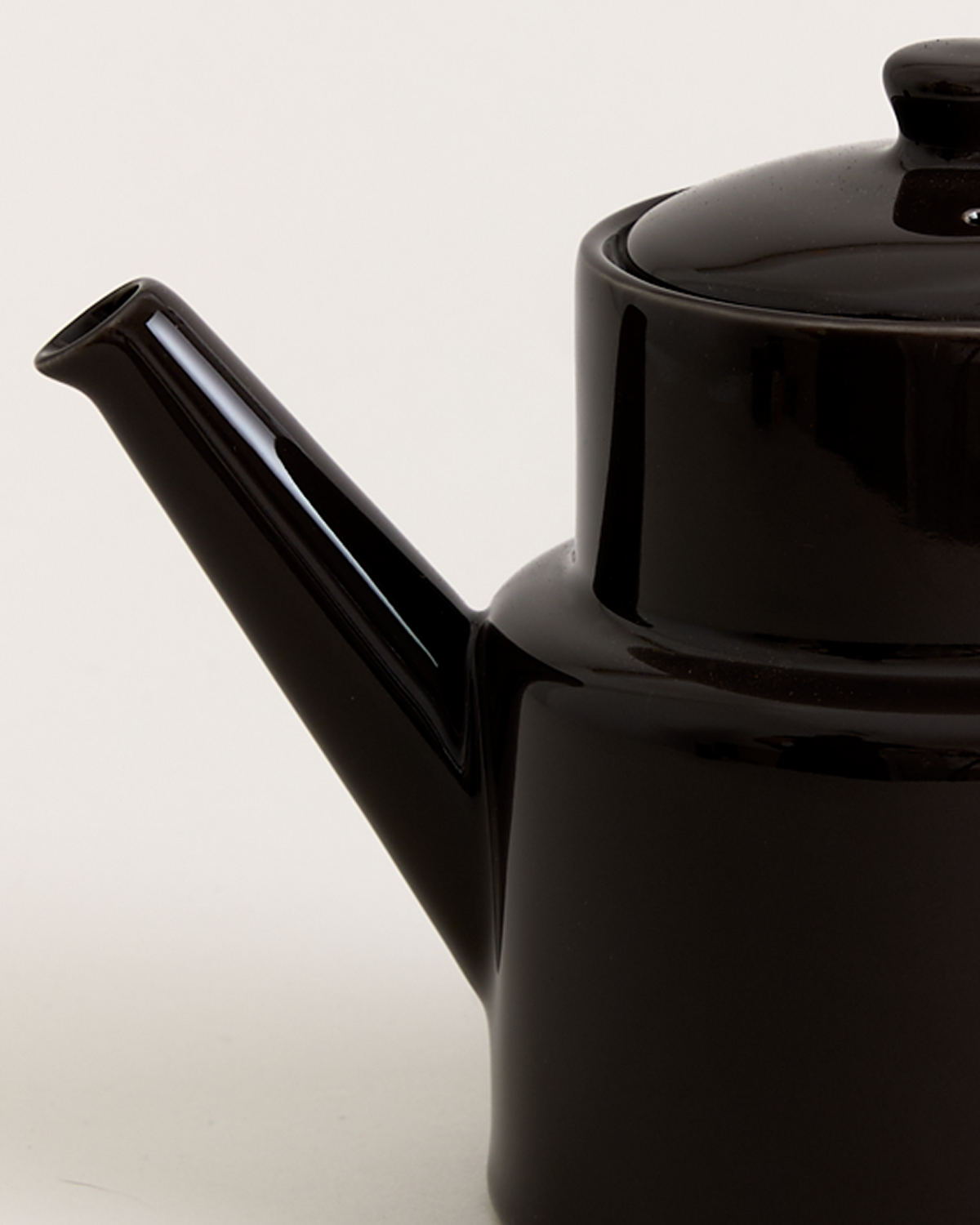 Billy Tall Teapot Chocolate