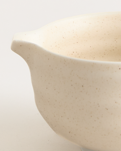 Hibi Chawan Spouted Matcha Bowl - Beige