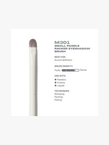 M301 Small Paddle Packer Eyeshadow Brush