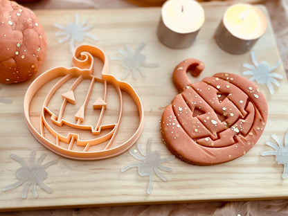 Jack-O'-Lantern Bio Cutter by Beadiebug Playdough Sand Toys Art and Craft for Kids Halloween Range 3yrs+