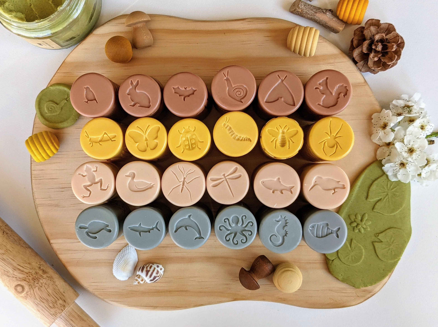 Yellow Door Let’s Roll Habitat Pond Life Rolling Pin Art and Craft for Kids Playdough Sand Sensory Toys 2yrs+