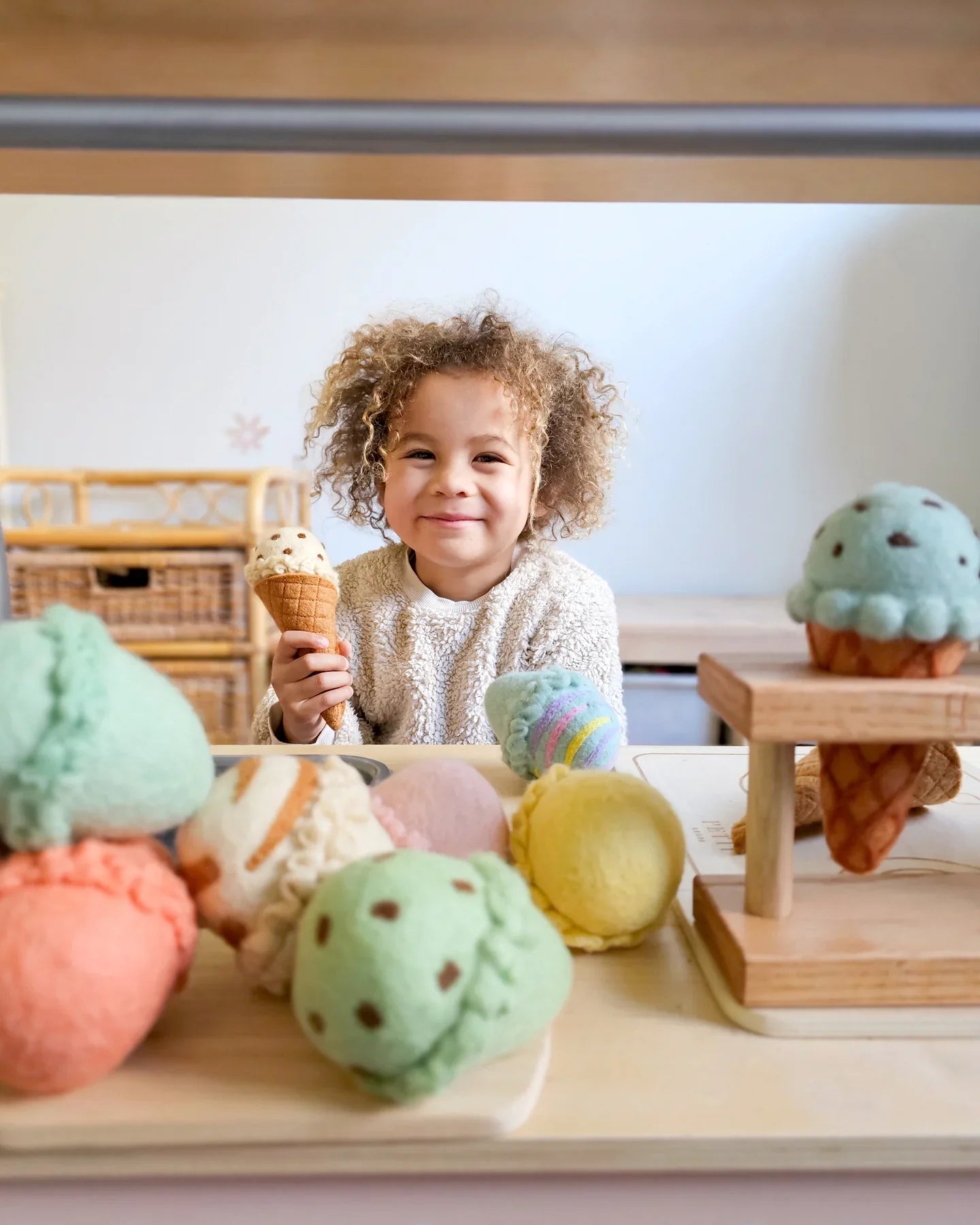 Tara Treasures Felt Ice Cream Set Waffle Cones and 9 Ice Cream Scoops Pretend and Imaginative Play Kitchen Accessories Best Seller Gifting Idea for 3yrs+