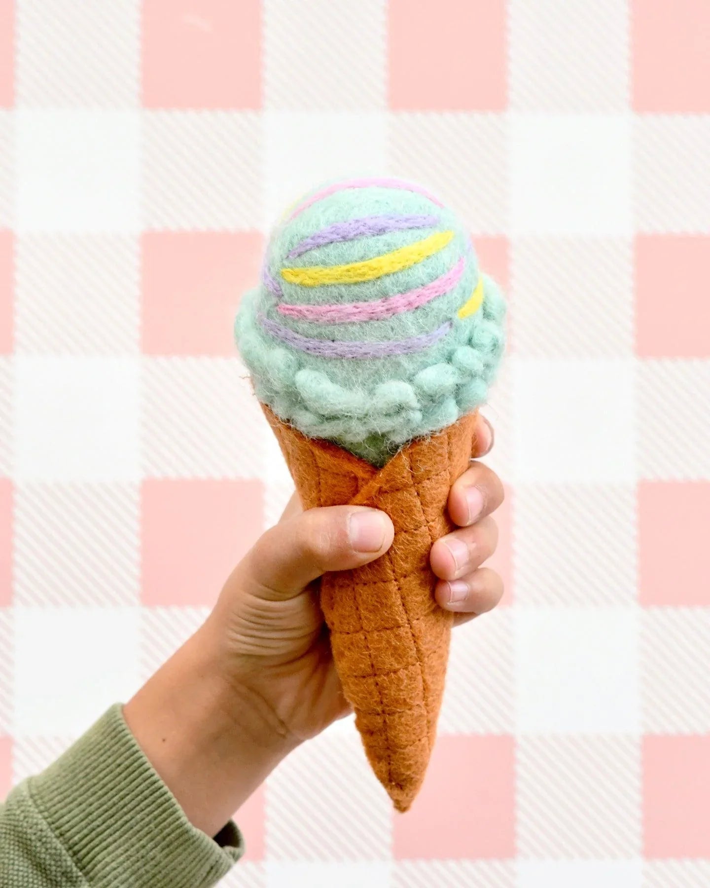Tara Treasures Felt Ice Cream Set Waffle Cones and 9 Ice Cream Scoops Pretend and Imaginative Play Kitchen Accessories Best Seller Gifting Idea for 3yrs+